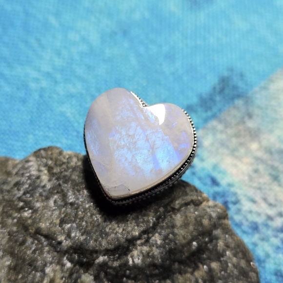 Rainbow Moonstone Heart Ring Size 8 Hand Crafted 925 Sterling Silver Overlay - Picture 3 of 10